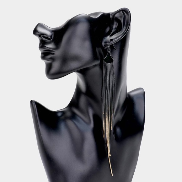 Meet your Posher, Tiara - Picture 2 of 2